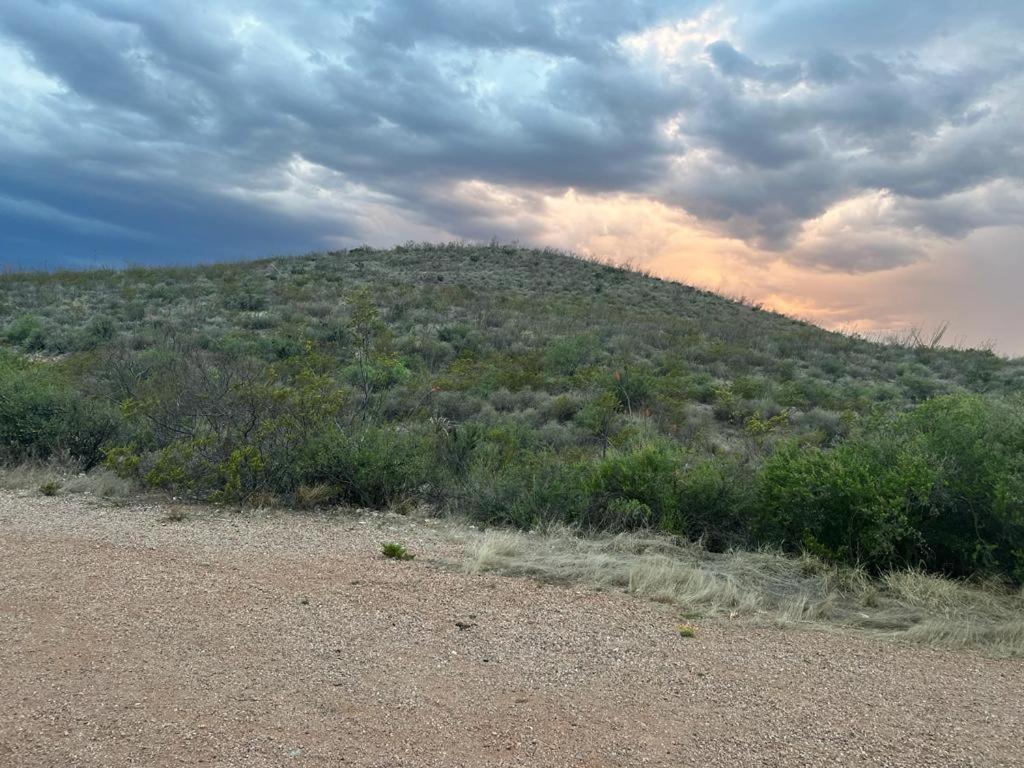 Landmark Lookout Lodge Tombstone Bagian luar foto